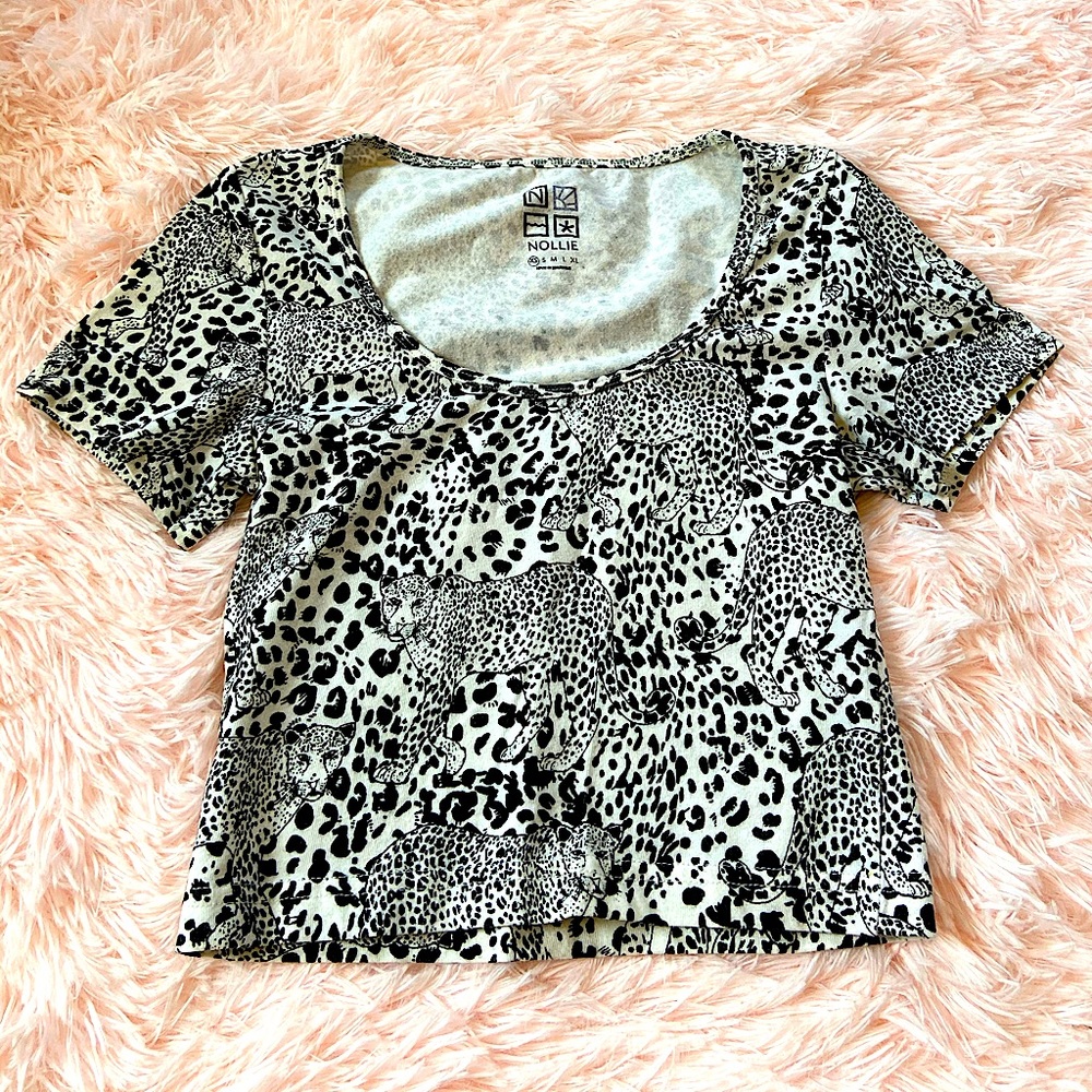 Short sleeve crop top